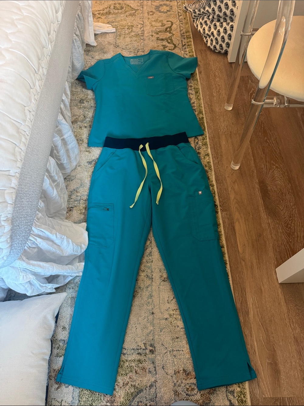 Figs Women's Teal Drawstring Track Pants and Matching Top. Never worn.